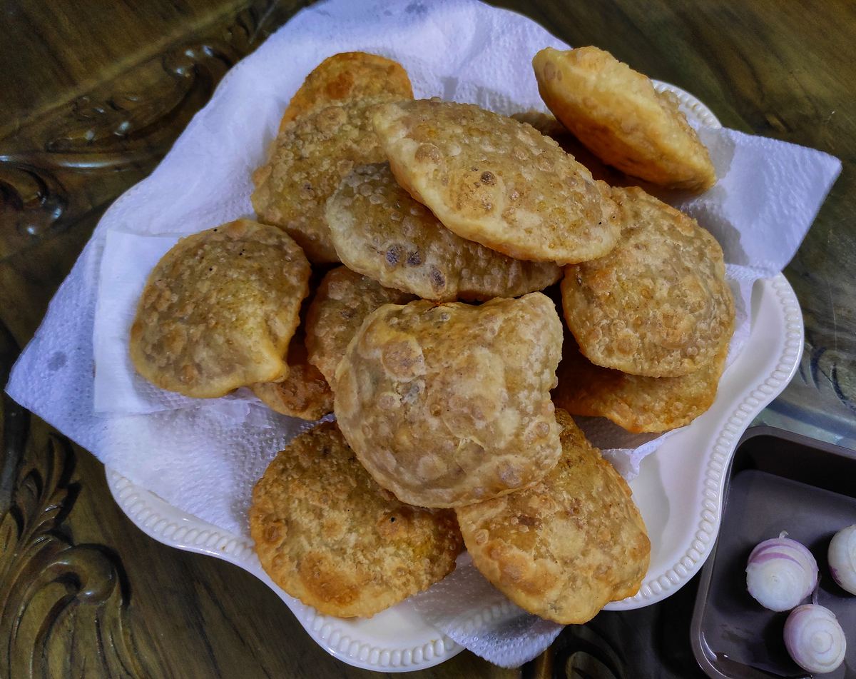 Daal puri, fried bread stuffed with lentils